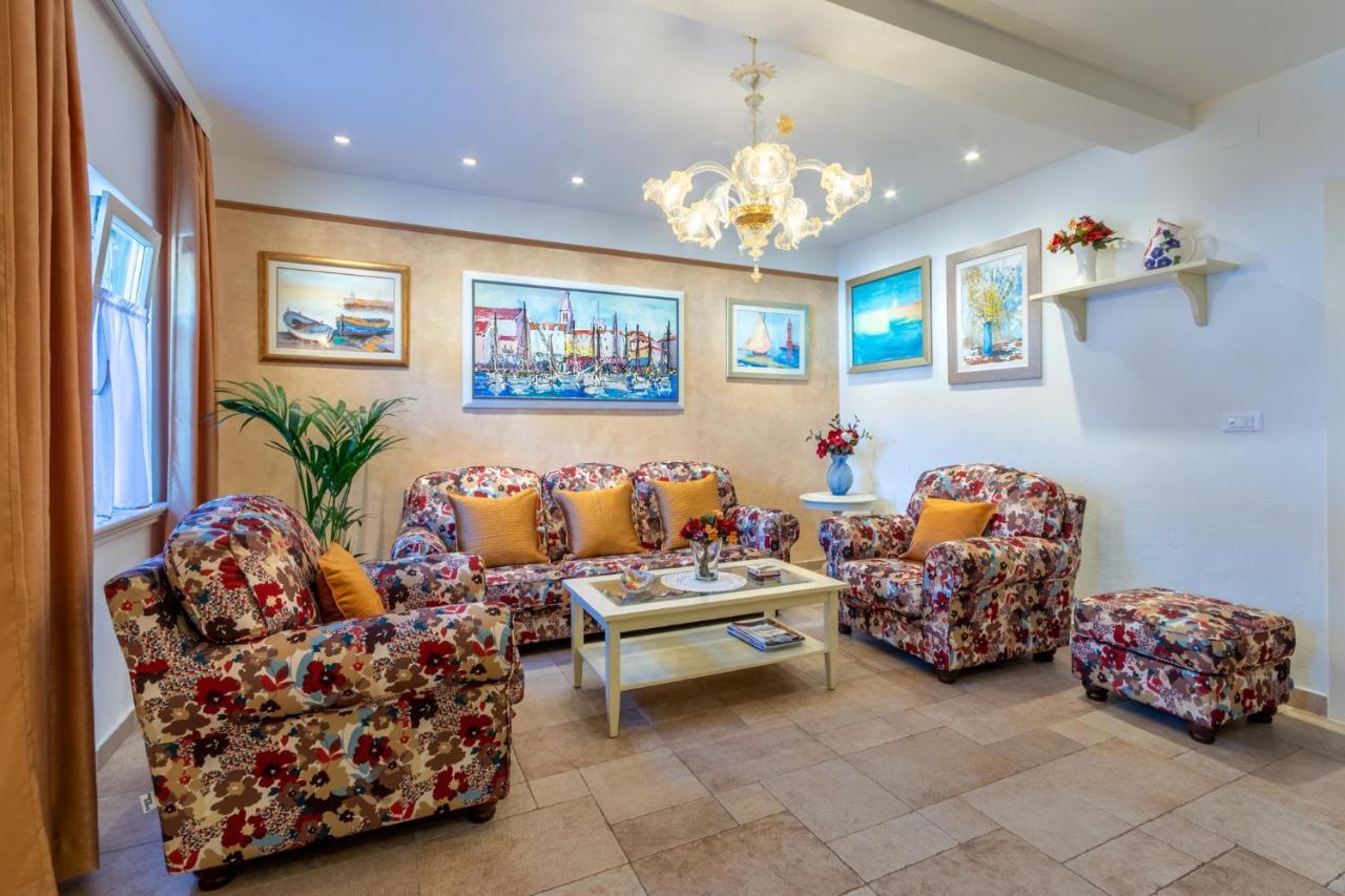 Apartments Villa Camellia - Adults Only سوبيتار المظهر الخارجي الصورة