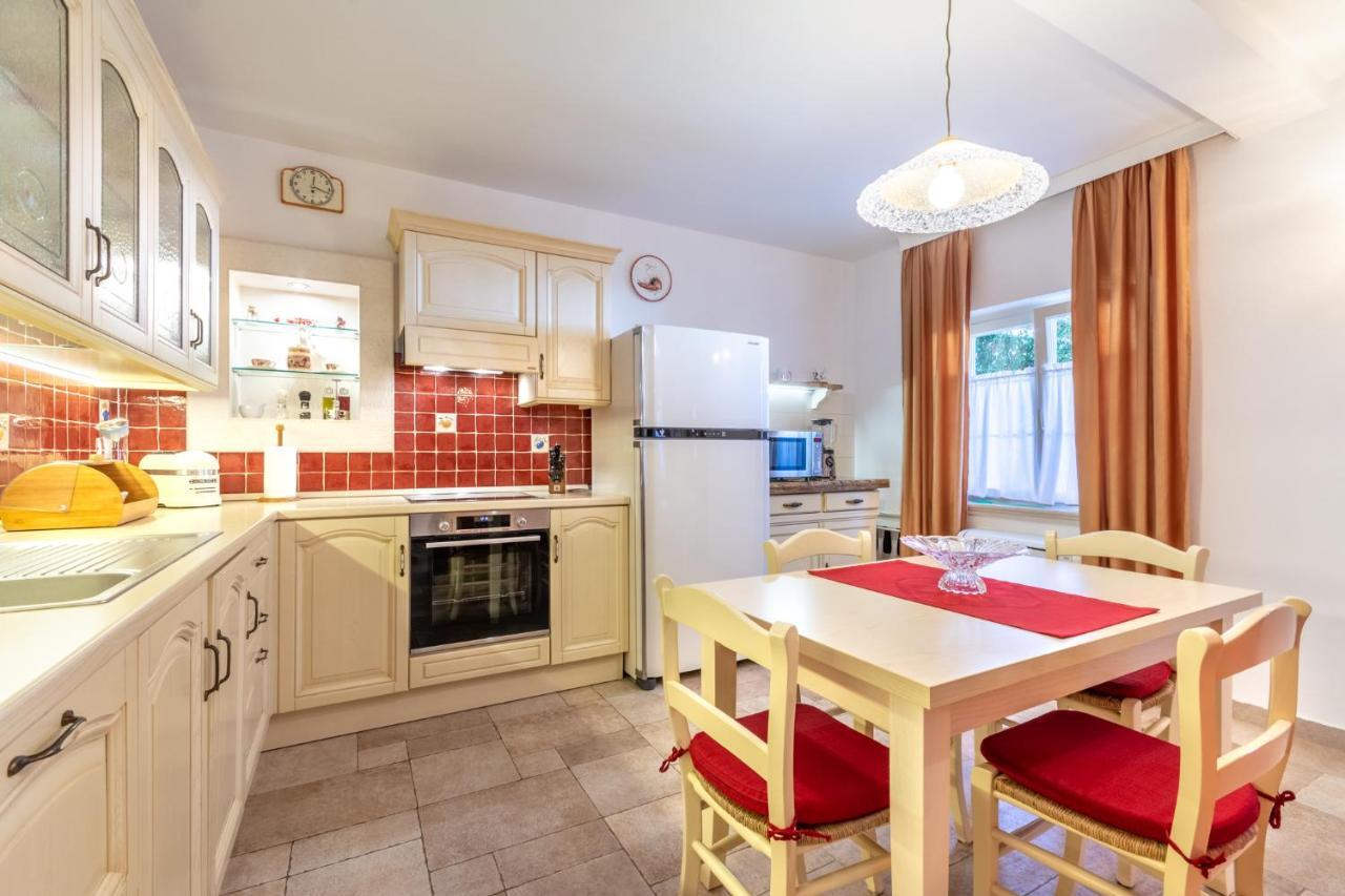 Apartments Villa Camellia - Adults Only سوبيتار المظهر الخارجي الصورة